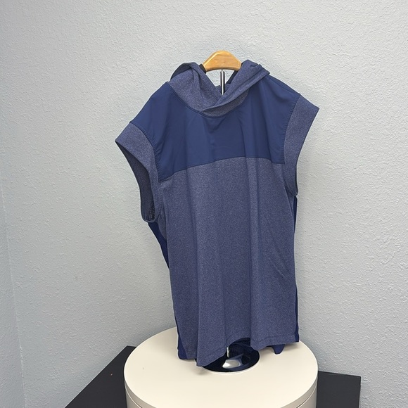 Lululemon Men’s Lg Stealth Hooded Sleeveless in
Heathered Hero Blue. Exclt Cdtn - Picture 15 of 15